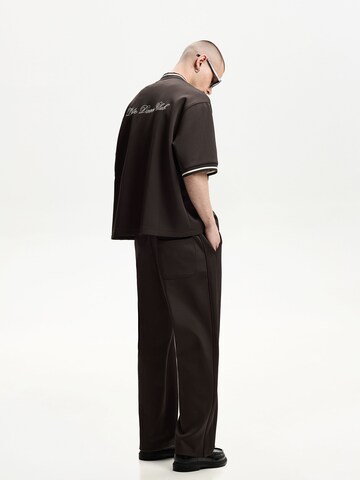 Loosefit Pantalon Bershka en marron