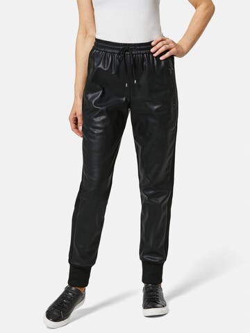 MADELEINE Loose fit Pants in Black: front