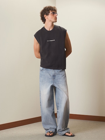 T-Shirt Bershka en noir