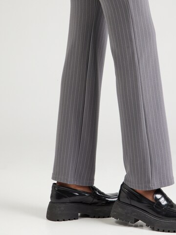 Happiness İstanbul Slim fit Trousers in Grey