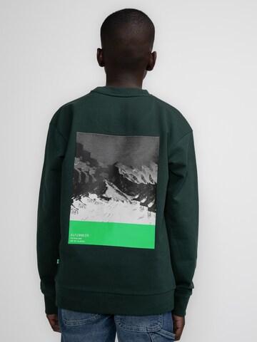 Sweat Petrol Industries en vert : devant
