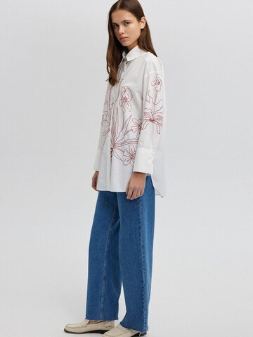 Touché Privé Blouse 'Embroidered Shirt' in Beige