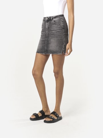 KOROSHI Skirt in Black