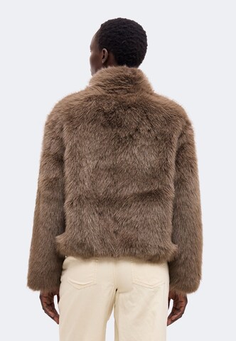 ABOUT YOU - Chaqueta de entretiempo 'Carmen' en marrón