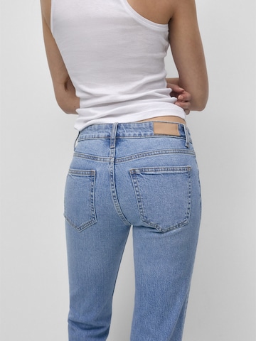 Pull&Bear Flared Jeans in Blauw