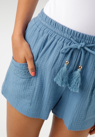 Aniston CASUAL Regular Shorts in Blau