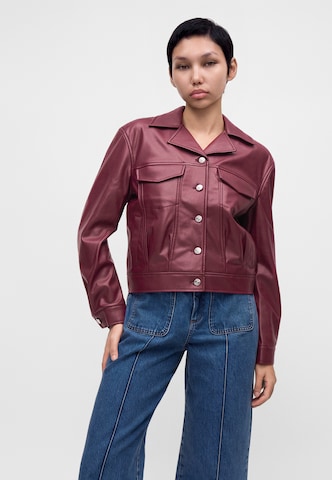 Geacă de primăvară-toamnă de la Calvin Klein Jeans pe roșu