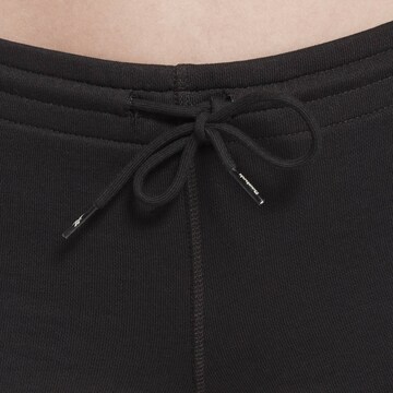 Reebok Regular Workout Pants in Black