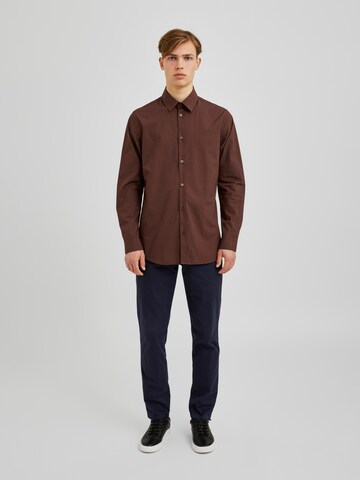 Bertoni Slim fit Button Up Shirt 'Balder' in Red