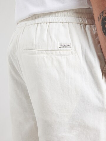 regular Pantaloni 'Fave' di SCOTCH & SODA in bianco