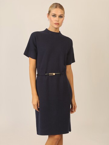 APART Strickkleid in Blau: Vorderseite