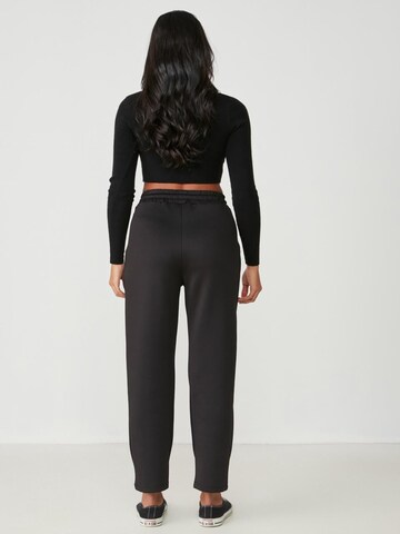 C&City Tapered Trousers in Black
