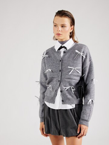 Cardigan 'PCJANE' PIECES en gris : devant