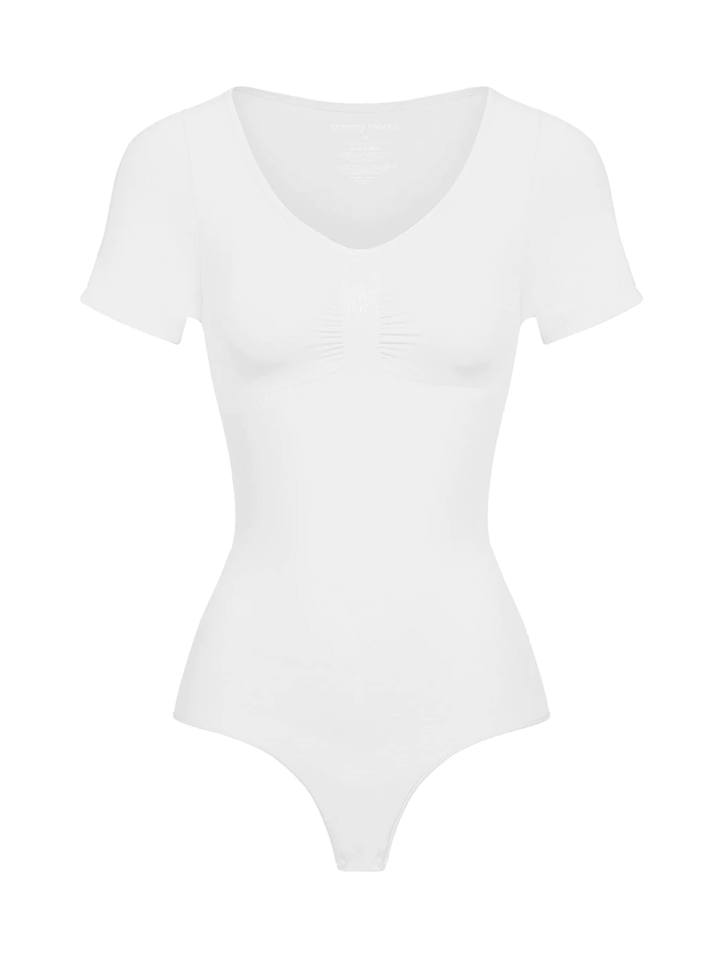 cfab (formerly creamy fabrics) - Body moldeador 'T-Shirt Bodysuit Sculpting Shapewear mit String' en blanco: frente