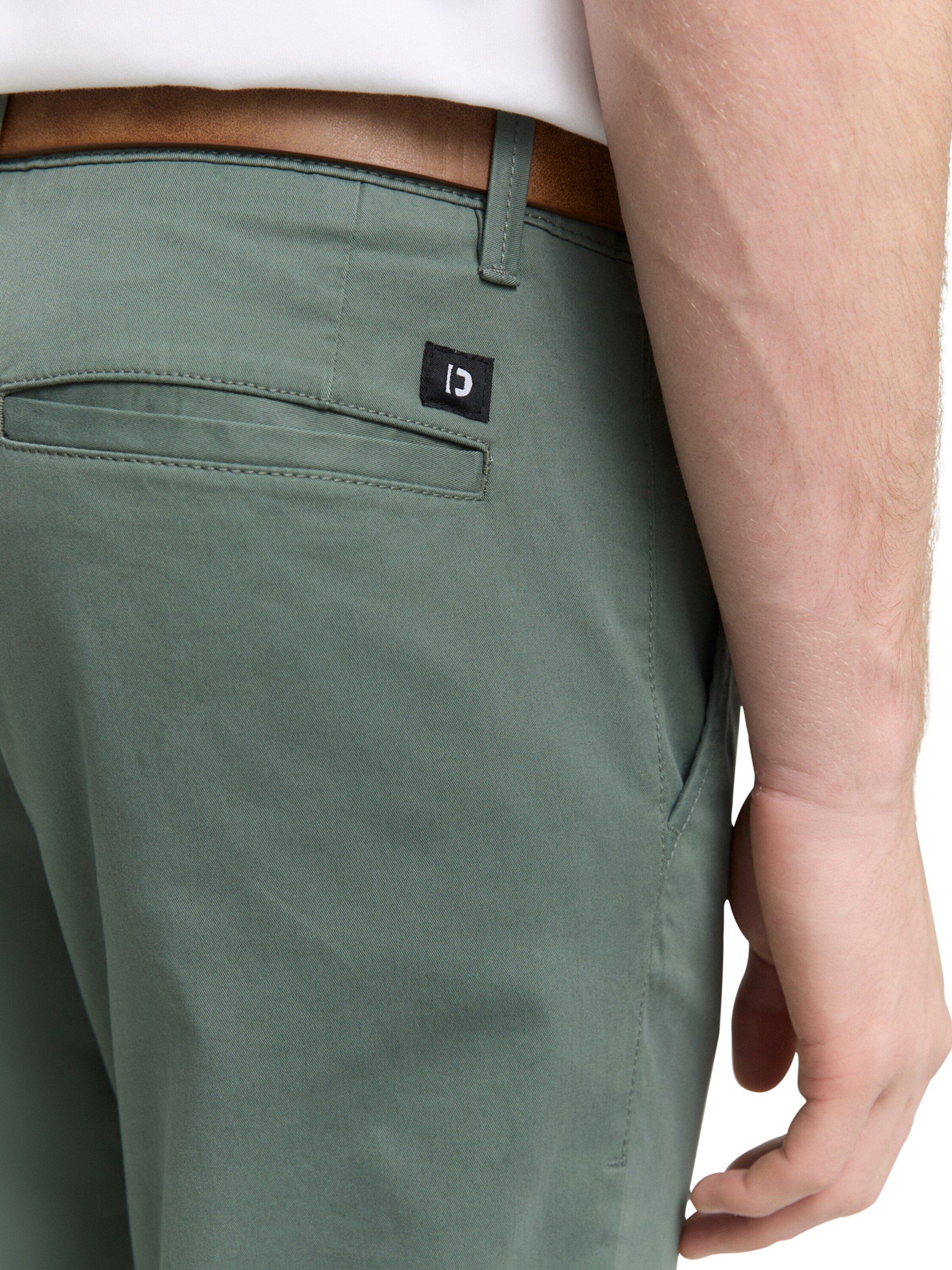 TOM TAILOR DENIM Slimfit Chinobyxa i grön