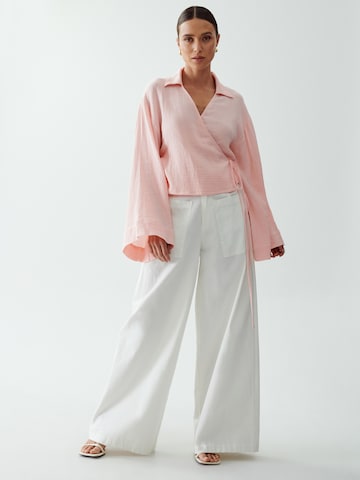 The Fated Blouse 'TANNON' in Roze