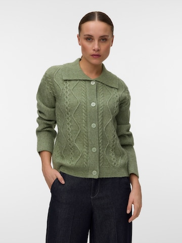 Geacă tricotată 'VMROBIN' de la VERO MODA pe verde: față