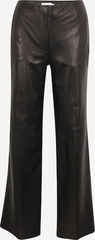 Pantaloni cu dungă de la Calvin Klein pe negru: față