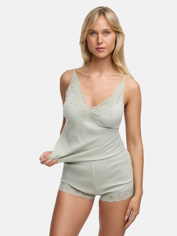 Shorty 'F909' di Tazzio in verde