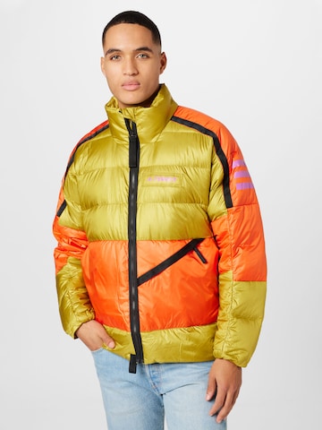 Veste outdoor 'Utilitas Down' ADIDAS TERREX en vert : devant