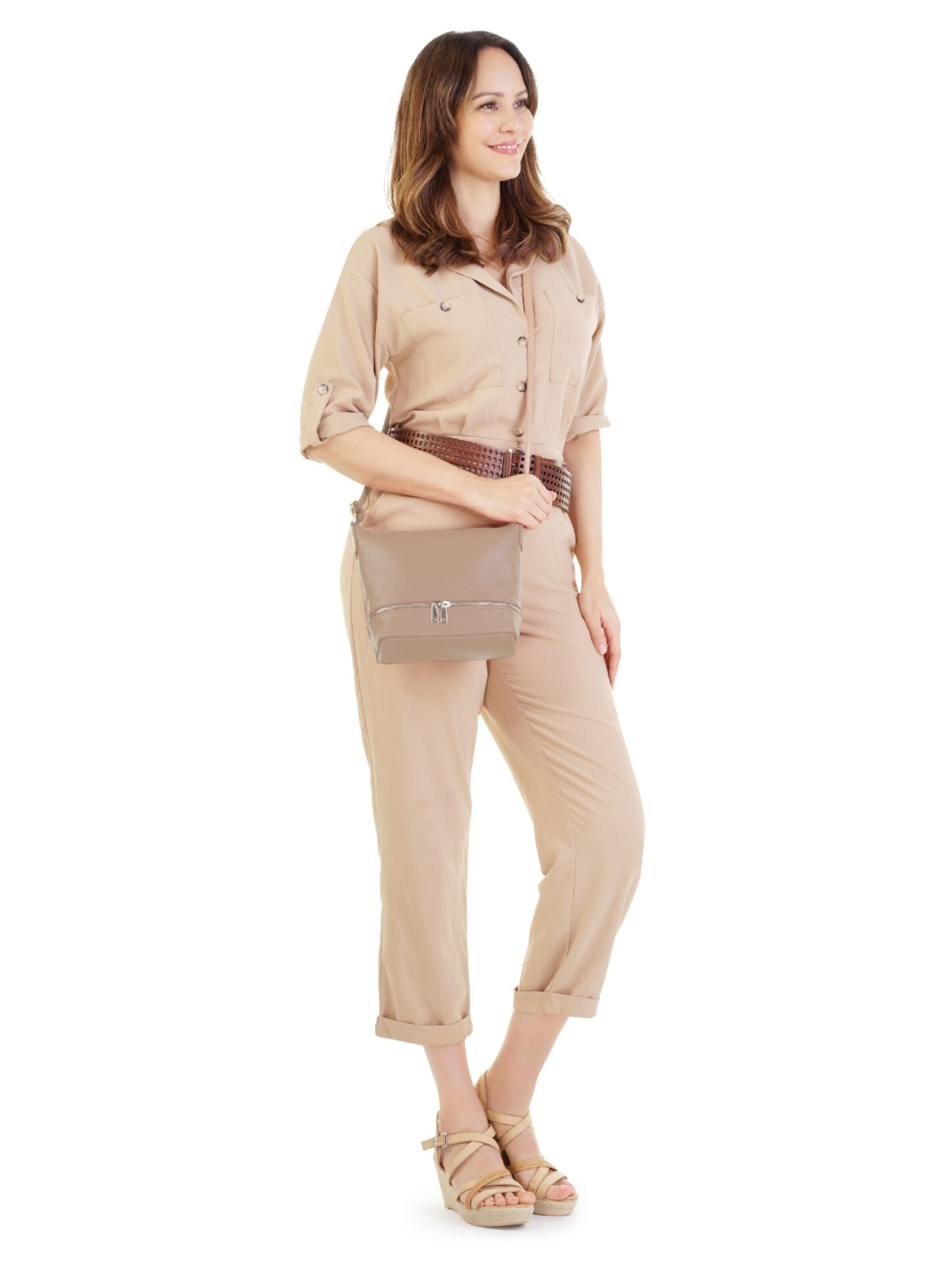 Cluty Crossbody Bag in Pink: front