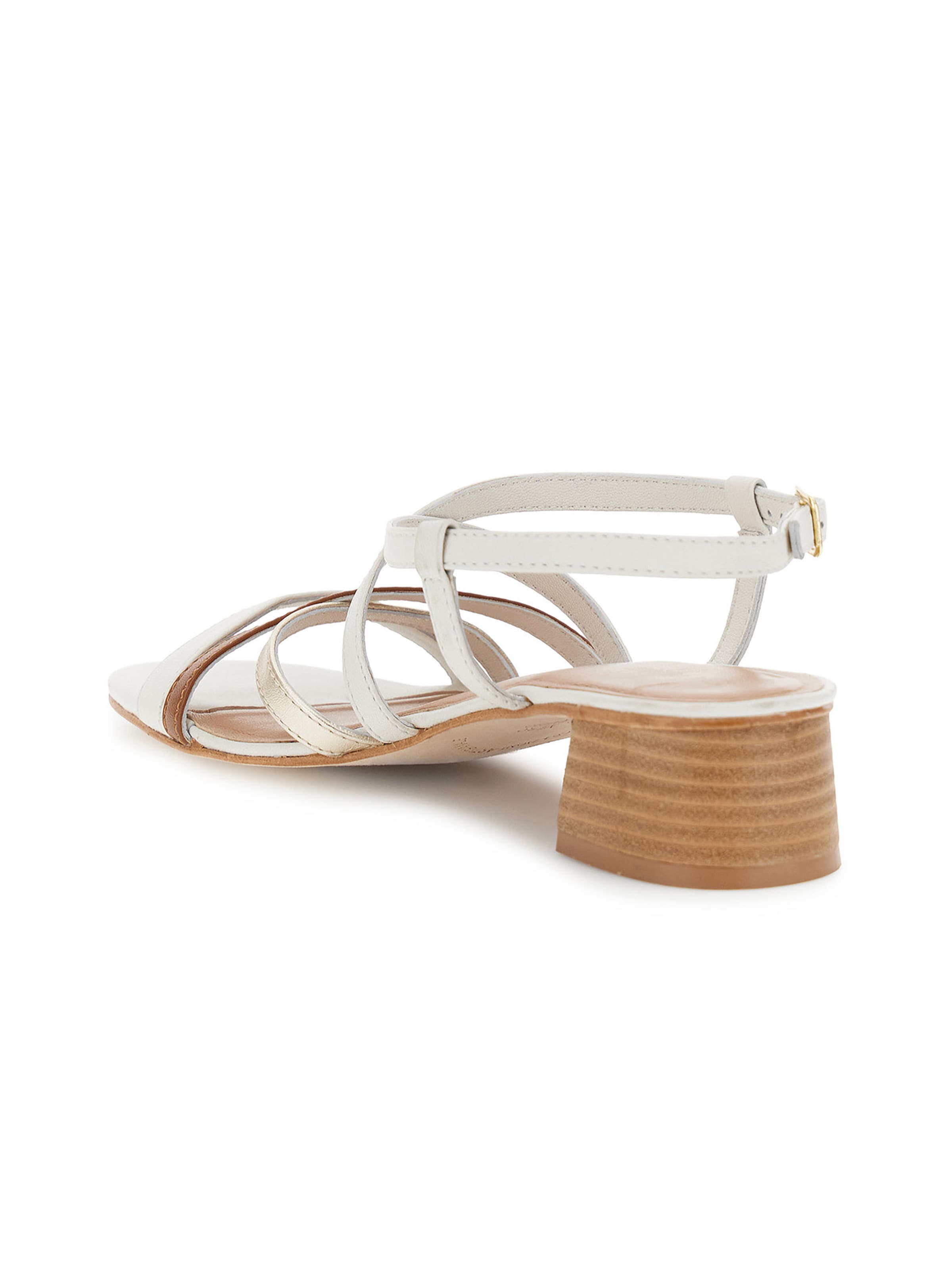 Sandalo di CAFè NOIR in bianco