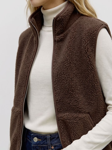 VERO MODA - Chaleco en marrón