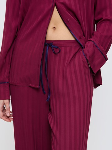 TRIUMPH - Pijama 'Amourette Jacquard' en rojo