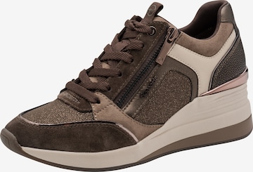 Baskets basses Tamaris en marron : devant