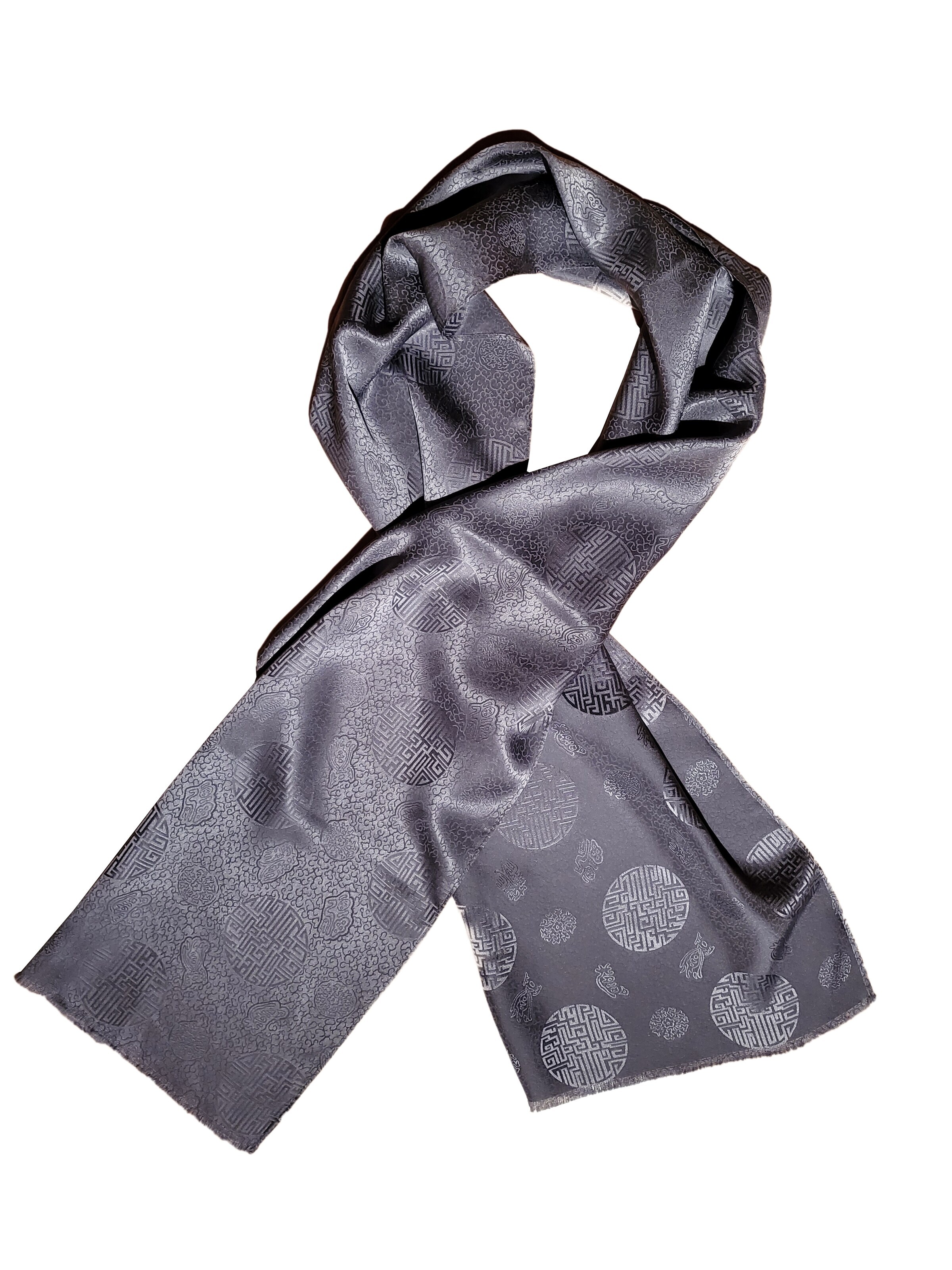 Posh Gear Schal 'Satinecho'‌‌‌‌‌‌ in Grau: Vorderseite