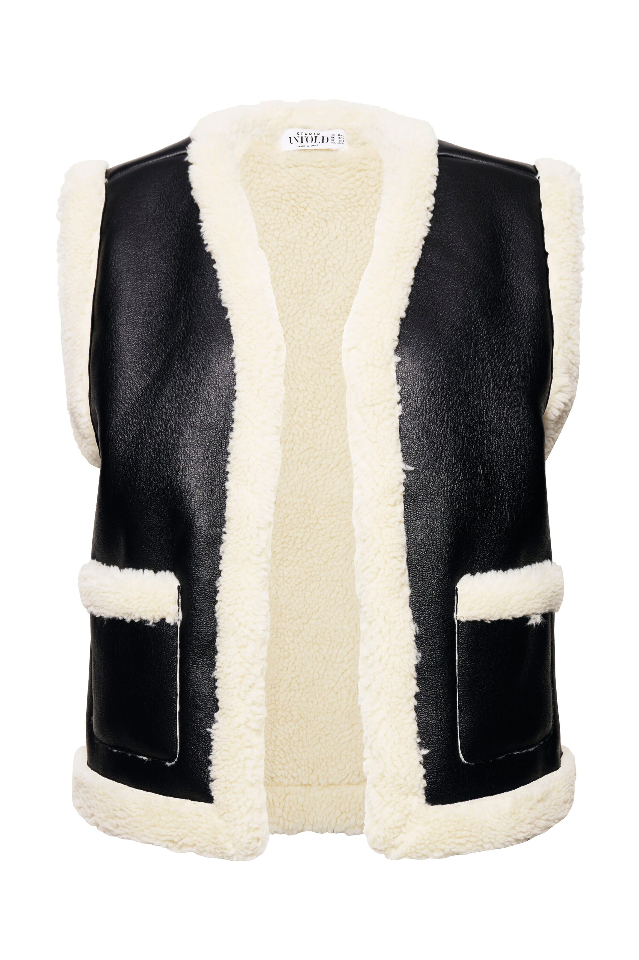 Studio Untold Vest in Black: front