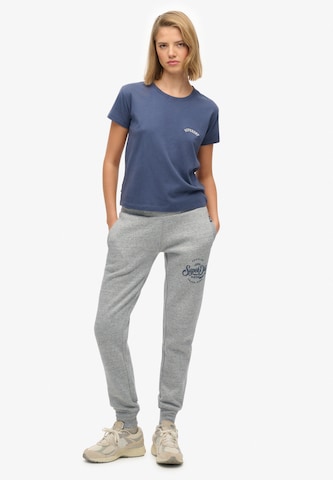 Effilé Pantalon Superdry en gris