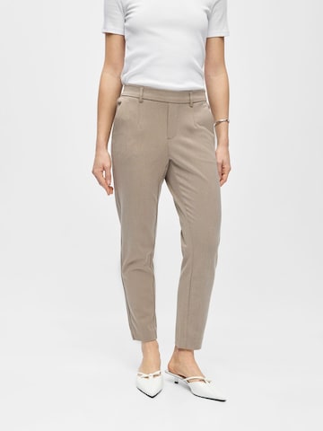 Slimfit Pantaloni con pieghe 'OBJLisa' di OBJECT in marrone: frontale
