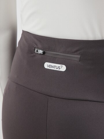 EA7 Emporio Armani Skinny Sportovní kalhoty – šedá