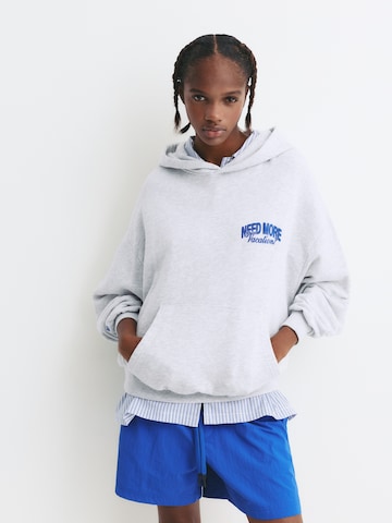 Pull&Bear Суичър 'PACIFIC VACATIONS' в сиво