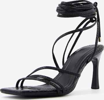 Bershka Sandalen met riem in Zwart: voorkant