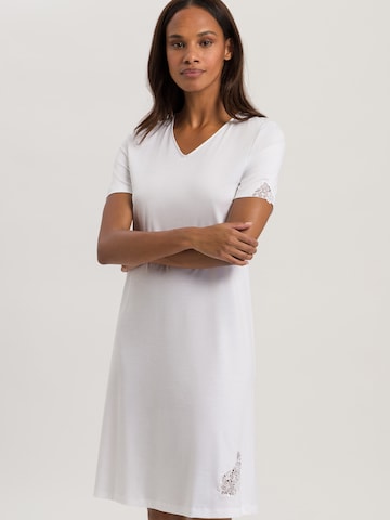 Hanro Nightgown 'Michelle' in White: front