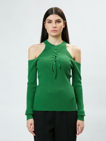 Influencer Sweater in Green: front