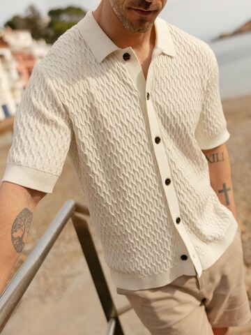 DAN FOX APPAREL Regular fit Πουκάμισο 'Domenic' σε λευκό