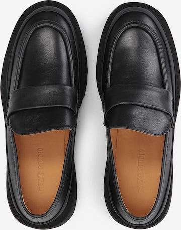 juoda Kazar Studio Loaferai