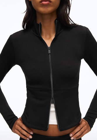 Giacca di felpa di Bershka in nero