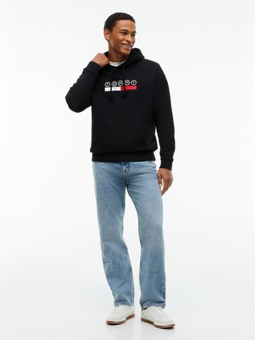 juoda Tommy Jeans Megztinis be užsegimo 'DNA PLAY'