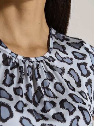 MADELEINE Bluse in Blau