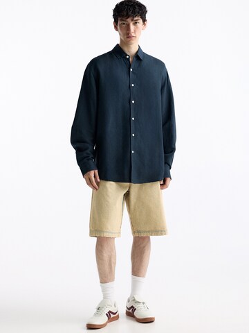 Pull&Bear Comfort fit Koszula w kolorze niebieski