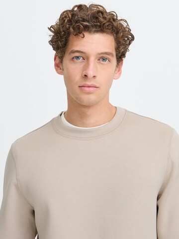 Casual Friday Sweatshirt 'Sebastian' in Beige