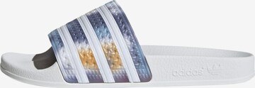 ADIDAS ORIGINALS Pantolette 'Adilette' in Weiß: predná strana