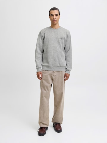 JACK & JONES - Sudadera 'JJMAKOTO' en gris