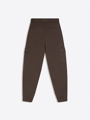 BershkaTapered Cargo hlače - smeđa boja