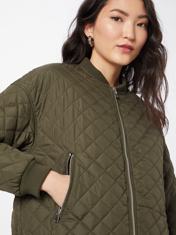 Veste mi-saison 'Lali' ABOUT YOU en vert