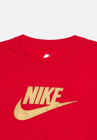 Tricou de la Nike Sportswear pe roșu: față